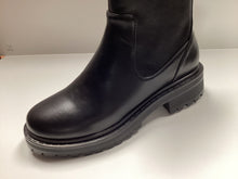 Cargar imagen en el visor de la galería, FW25 1936 Tern Leather Ankle Zippered Boot (89618-36)
