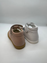 Cargar imagen en el visor de la galería, SP25 Falcotto - Botín clásico de piel con hebilla y tira en T
