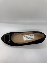 Charger l&#39;image dans la galerie, SP24 1936 Carla Chaussure unie à talon cube doré moyen (193622)
