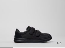 Charger l'image dans la galerie, Baskets Camper Pursuits à double velcro
