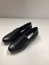 Cargar imagen en el visor de la galería, FW26 UNIQ Russo Penny Loafer Slip On
