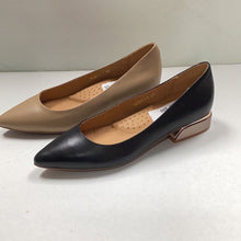 Load image into Gallery viewer, SALE SP24 1936  Tecla Plain Shoe Small Modern Heel (193611)
