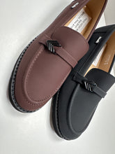 Load image into Gallery viewer, FW26 Venettini London15 V Buckle Thick Sole Penny Loafer
