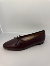 Cargar imagen en el visor de la galería, REBAJAS FW24 Ralph Miguel Chava Sandalias planas con lazo sencillo
