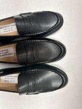 Cargar imagen en el visor de la galería, FW24 Venettini London Classic Penny Loafer
