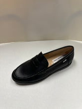 Cargar imagen en el visor de la galería, FW24 Venettini London Classic Penny Loafer
