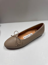 Load image into Gallery viewer, SP26 Ralph Miguel Windy Chanel Bow Flat Slip On
