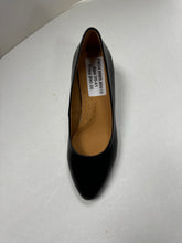 Cargar imagen en el visor de la galería, FW24 1936  Plain Shoe Medium Cube Heel (193617-20)
