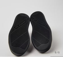 Cargar imagen en el visor de la galería, Zapatillas Camper Runner Triple Velcro
