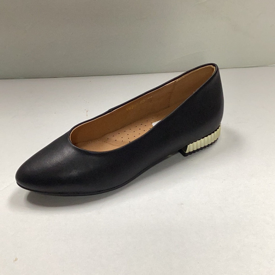SP24 1936 Sofia Plain Shoe Small Gold Heel (19362)