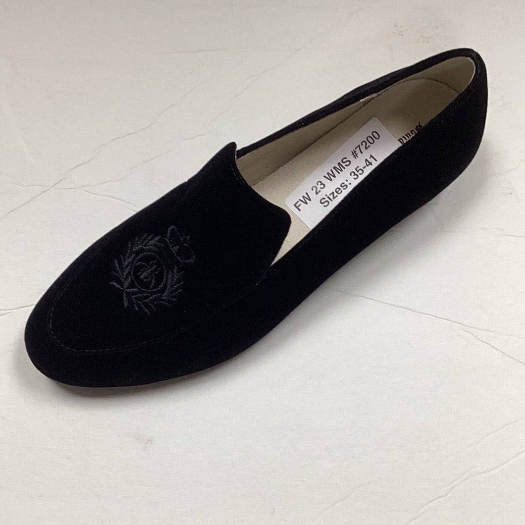 SALE FW24 Boutaccelli Capri Velvet Crest Embroidery Front Slip On