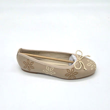 Load image into Gallery viewer, SP26 Boutaccelli Netiv Embroidery Flowers Slip On
