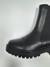 Cargar imagen en el visor de la galería, Bota de cuero con cordones delanteros FW24 1936 (202212-6)
