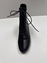 Cargar imagen en el visor de la galería, Bota de cuero con cordones delanteros FW24 1936 (202212-6)
