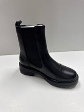 Cargar imagen en el visor de la galería, Bota de cuero con cordones delanteros FW24 1936 (202212-6)
