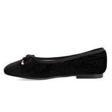 Cargar imagen en el visor de la galería, VENTA FW24 Venettini Rian - Sandalias de terciopelo con estampado de cadena de peltre
