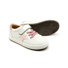 Cargar imagen en el visor de la galería, OFERTA SP24 Old Soles Razzle Runner/Velcro Heart Sneaker
