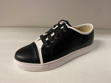 Load image into Gallery viewer, SALE Giovanni Sym Black and White Laced Sneaker
