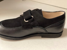 Load image into Gallery viewer, Beberlis 22220 Square Toe Velcro Dressy Shoe

