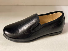 Load image into Gallery viewer, Pardoo PT6571-A75A Classic Slip on Crocodile Pattern
