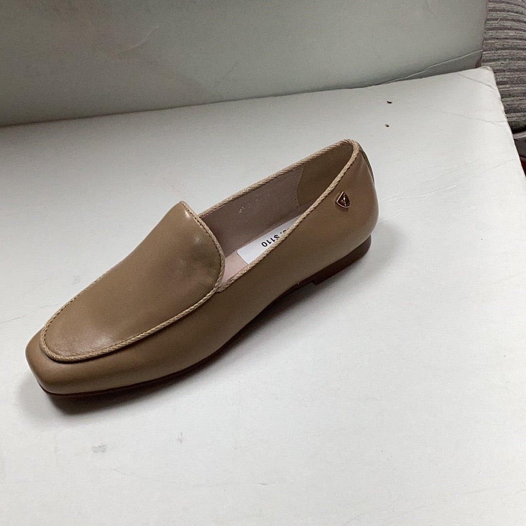 SALE SP23 Venettini Abby Plain Trimmed Loafer – La Elegante Shoes