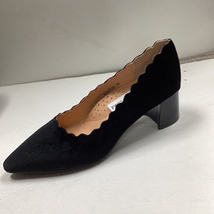 SALE FW22 Ralph Miguel Victor Scalloped Trimmed Mid-Heel