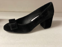 Load image into Gallery viewer, SALE Ovil Elena Small Bow Pumps
