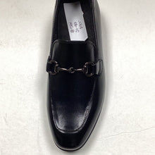 Load image into Gallery viewer, Pardoo PT6357 Gucci Chain Loafer

