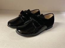 Load image into Gallery viewer, Beberlis 22222 Two Tone Velcro Dressy Shoe
