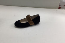 Load image into Gallery viewer, SALE FW22 Boutaccelli Sina Elastic Band Dressy Shoe
