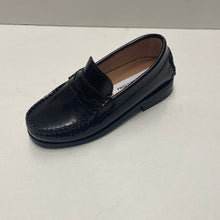 Load image into Gallery viewer, SALE FW22 Orkideas 6146 Henry Classic Penny Loafer
