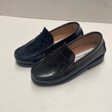Load image into Gallery viewer, SALE FW22 Orkideas 6146 Henry Classic Penny Loafer
