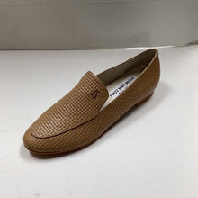 Charger l&#39;image dans la galerie, SALE SP23 Boutaccelli Taft Spring High Front Slip On
